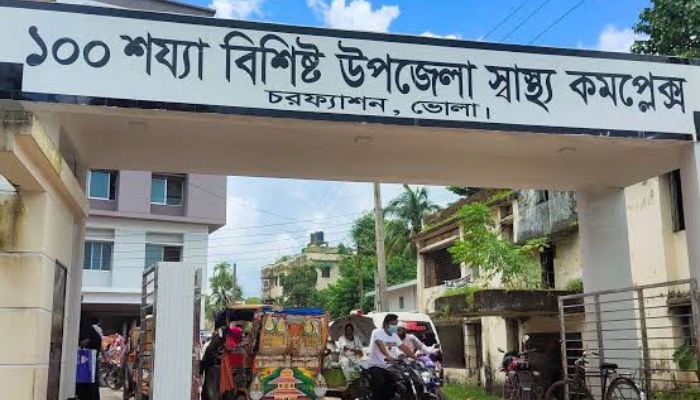 ছয় লাখ মানুষের জন্য নেই একটি আইসিও  সংকটাপন্ন রোগী নিয়ে দূরপথে ছুটতে হয় স্বজনদের, নদীবেষ্টিত জনপদে বাড়ছে ঝুঁকি
