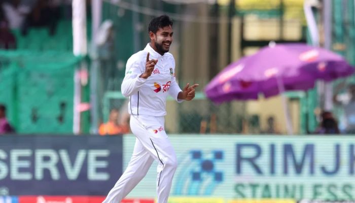 ৮২ রানে এগিয়ে থামল জিম্বাবুয়ে; মিরাজের ফাইফার