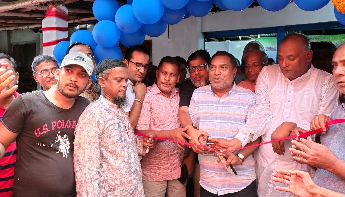 ঈশ্বরদীতে পাবনা জেলা ট্রাক-ট্যাংকলরী ও কাভার্ডভ্যান মালিক সমিতির পরিচিত অনুষ্ঠান সম্পন্ন
