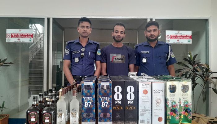 নালিতাবাড়ীতে ৮৩ বোতল ভারতীয় মদসহ আটক এক