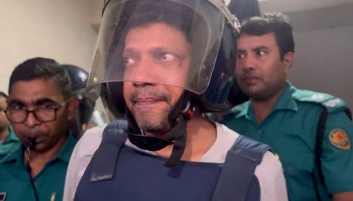 আদালতে দাঁড়িয়ে কাঁদলেন পলক