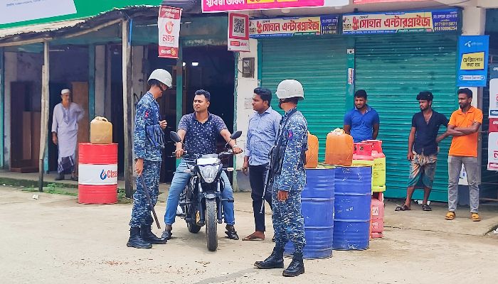 সড়কে নিরাপত্তা নিশ্চিতে যৌথ বাহিনীর বিশেষ অভিযান