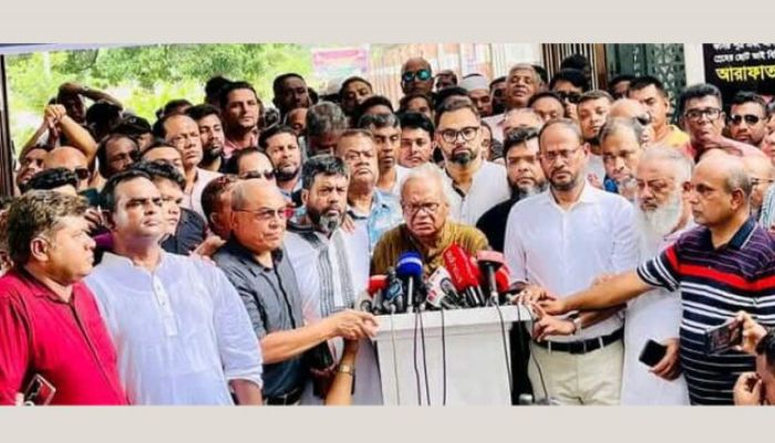 গণতন্ত্রবিরোধী শক্তি বিএনপিকে টার্গেট করেছে : রিজভী 