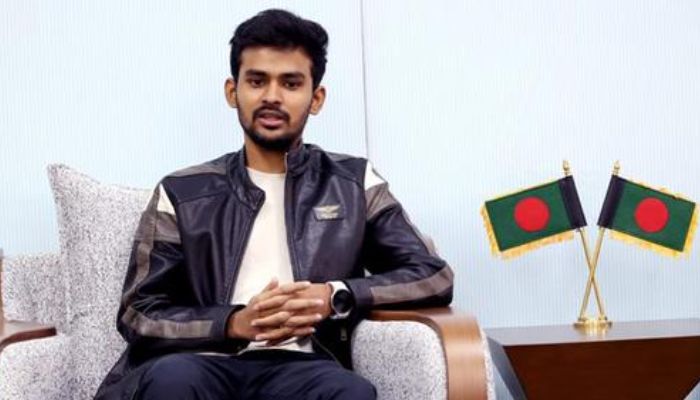 নির্বাচনকালীন সরকারে থাকছেন না আসিফ মাহমুদ, এনসিপিতে যোগ দেবেন?