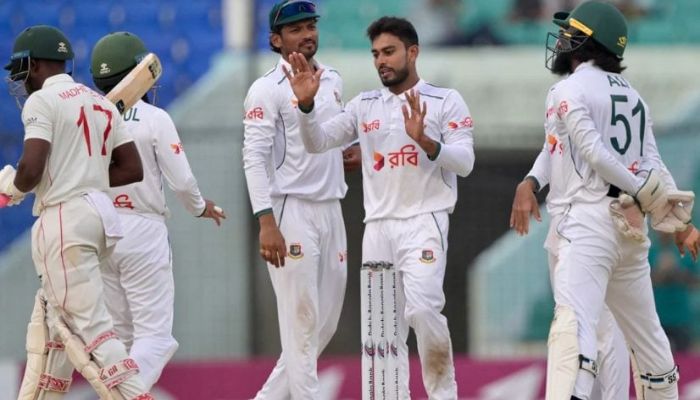 ৩ দিনেই ইনিংস ব্যবধানে টেস্ট হারল বাংলাদেশ