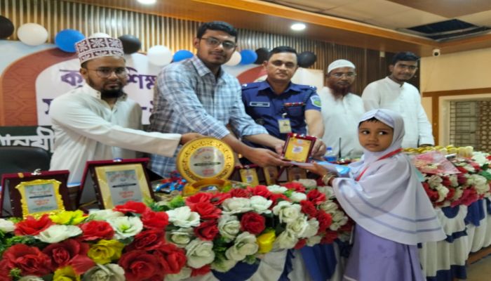 তানযীহুল উম্মাহ মাদ্রাসার কৃতি শিক্ষার্থী সংবর্ধনা