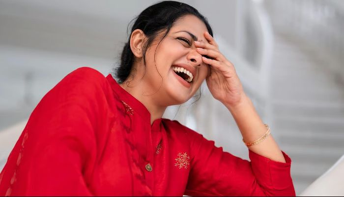 হাসি, বিনা মূল্যের থেরাপি : তিশা