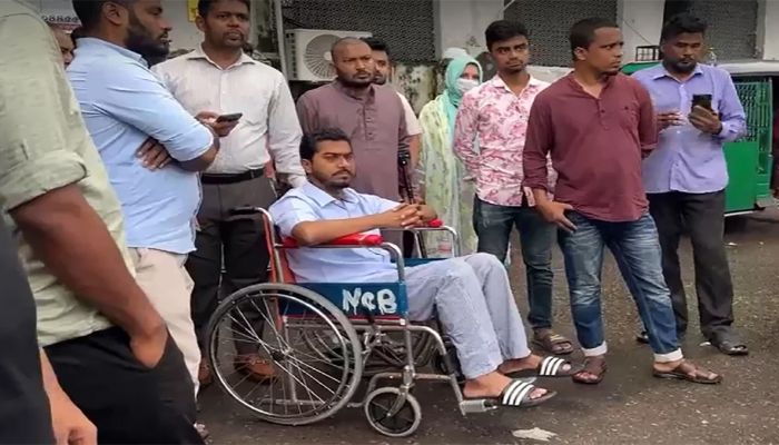 ১৮ দিন পর হাসপাতাল ছাড়লেন নুর
