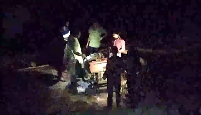 অবৈধ বালুসহ নৌকা আটক, অজ্ঞাতদের আসামি করে মামলা 