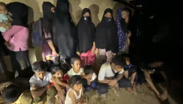  টেকনাফে  ২৪ রোহিঙ্গা নারী-পুরুষ ও শিশু উদ্ধার