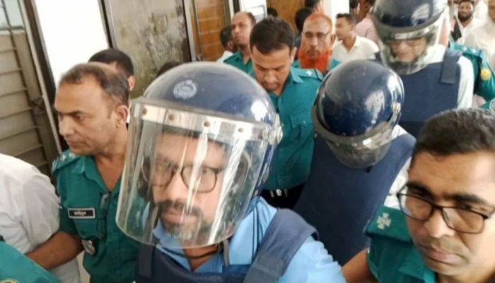 ‘সব কিছুরই শেষ আছে’- আদালত চত্বরে:পলক