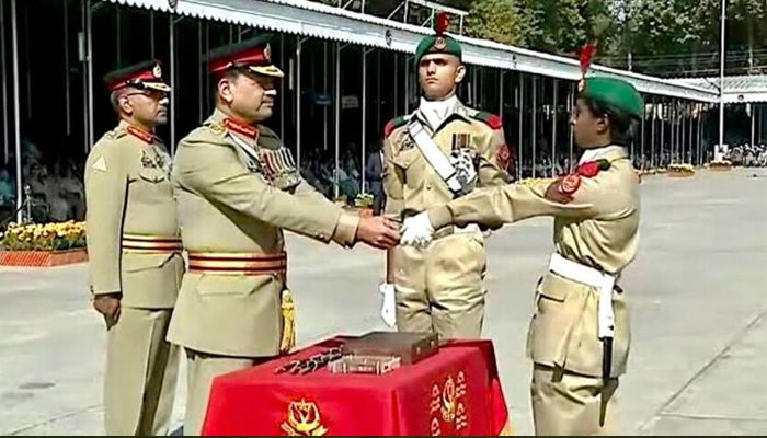 পাকিস্তানে সম্মাননা পেলেন বাংলাদেশ সেনাবাহিনীর জান্নাতুল মাওয়া