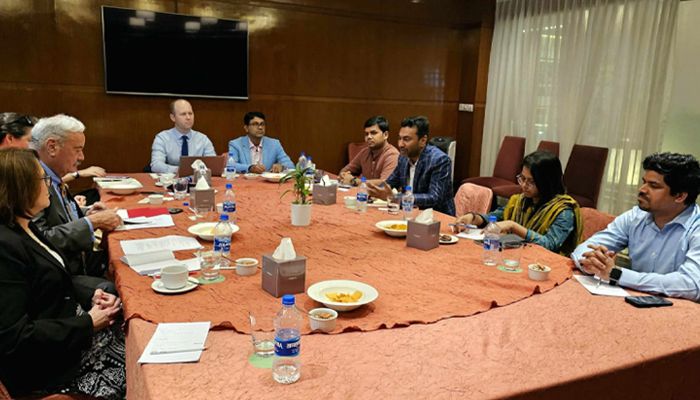 যুক্তরাষ্ট্রের আইআরআই প্রতিনিধিদলের সঙ্গে এনসিপির বৈঠক