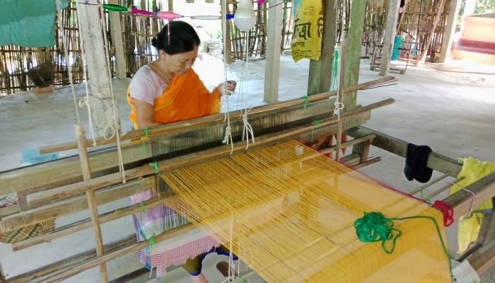 হারিয়ে যাচ্ছে শতবর্ষের ঐতিহ্য