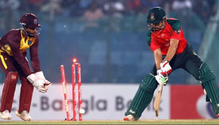 দায়িত্বহীন ব্যাটিংয়ে বিপাকে বাংলাদেশের মিডল অর্ডার