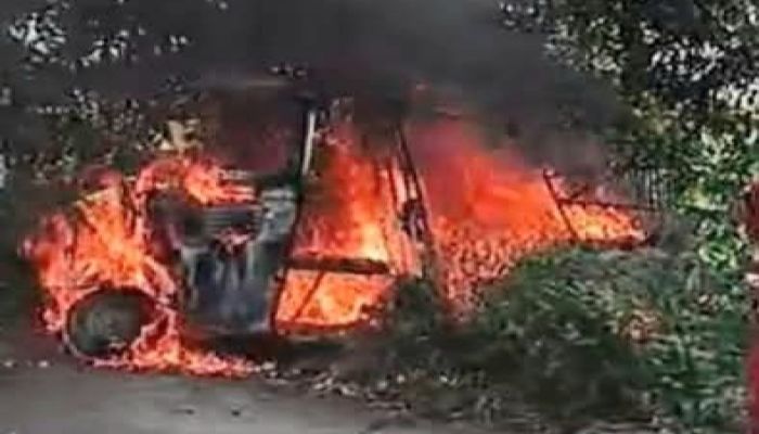 টাঙ্গাইলে সিএনজির গ্যাস সিলিন্ডার বিস্ফোরণে যাত্রী নিহত