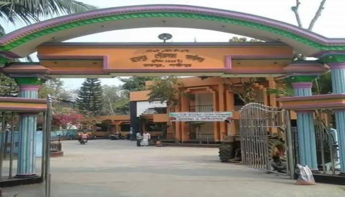 রায়পুর পৌরসভার লাইসেন্স শাখায় অনিয়ম, অতিরিক্ত অর্থ আদায়ের অভিযোগ  