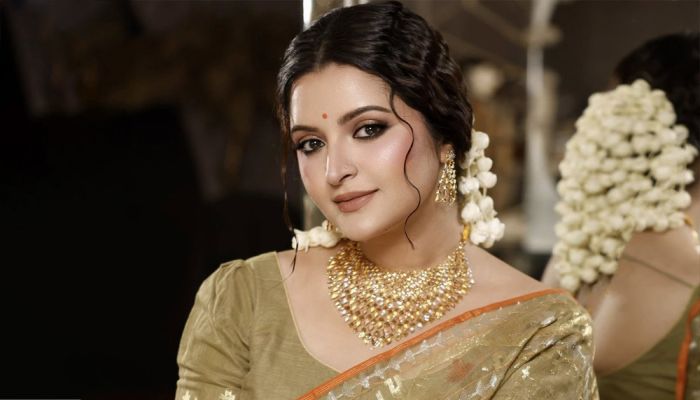 আমার পঞ্চাশ বছর বয়সী লুকটা দেখার অপেক্ষায় আছি : পরীমনি