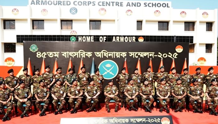 বাৎসরিক অধিনায়ক সম্মেলনে সেনাপ্রধানের বৃক্ষরোপণ