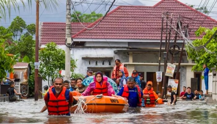 ইন্দোনেশিয়ায় বন্যা ও ভূমিধসে মৃতের সংখ্যা ২০০