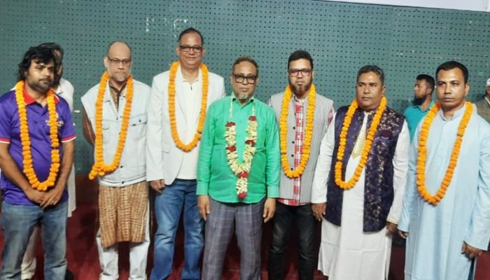 রুয়েট প্রাক্তন ছাত্রদল অ্যাসোসিয়েশনের সভাপতি তুষার ও সাধারণ সম্পাদক আহসান হাবীব