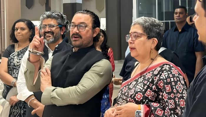 প্রাক্তন স্ত্রীকে চমকে দিলেন আমির খান