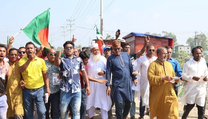 সিংড়ায় বিএনপির লিফলেট বিতরণ 