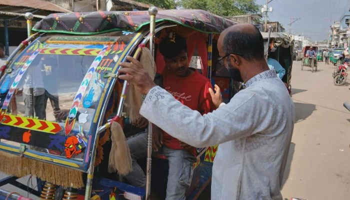 চুনারুঘাটে লাইসেন্স বিহীন যানবাহন আটক, অর্ধলক্ষ টাকা রাজস্ব আদায়