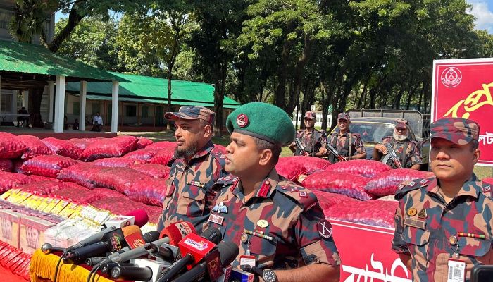 সিলেট সীমান্তে দেড় কোটি টাকার চোরাই মালামাল জব্দ