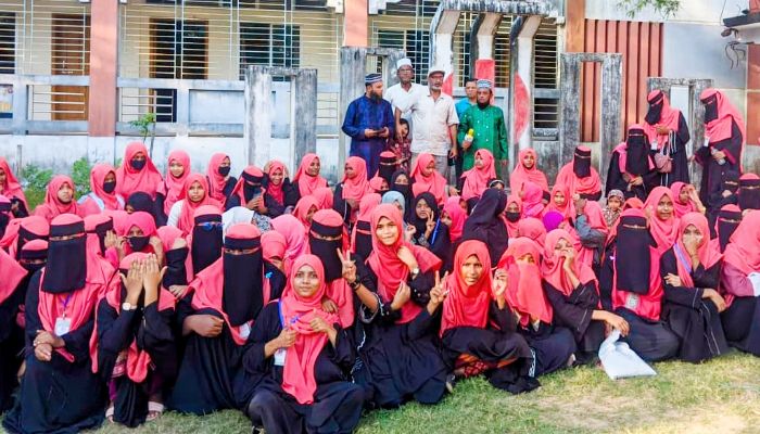 চন্দনাইশে পূর্ব জোয়ারা মহিলা দাখিল মাদ্রাসার ক্রীড়া ও চড়ুইভাতি সম্পন্ন