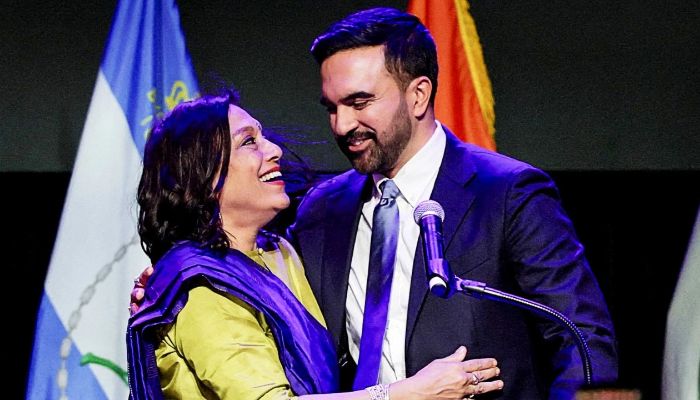 ছেলে জোহরানের সাফল্যে আবেগে ভাসলেন পরিচালক মীরা নায়ার 