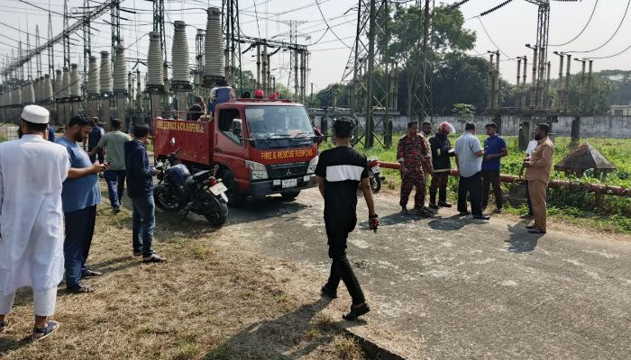 নরসিংদীতে ভূমিকম্পে মাত্রার ৫.৭নিহত ৪ আহত  অর্ধশতাধিক,ঘোড়াশাল  বিদ্যুৎকেন্দ্রে আগুন