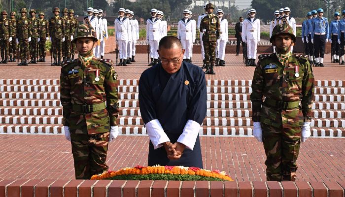 জাতীয় স্মৃতিসৌধে ভুটানের প্রধানমন্ত্রীর শ্রদ্ধা নিবেদন