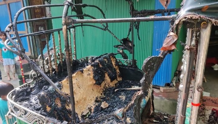 বোনকে বিয়ে না দেওয়ায় ক্ষিপ্ত বখাটে