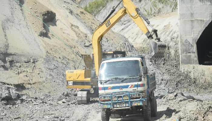 মাটি অপসারণ নামে পাহাড় নিধন