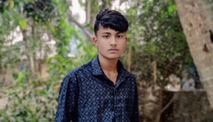 বিদ্যুতায়িত হয়ে রাজমিস্ত্রির মৃত্যু 