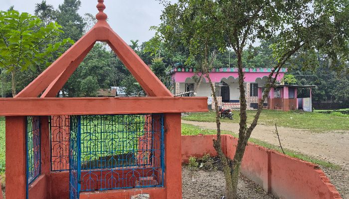 মসজিদ-মন্দির ধর্মীয় সম্প্রীতির অনন্য মেলবন্ধন 