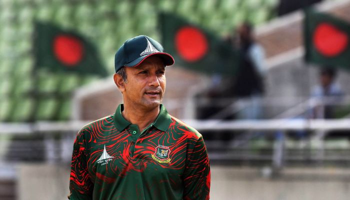 মধ্যবিত্তের জীবন: শুধু দৌড়, আনন্দ নেই