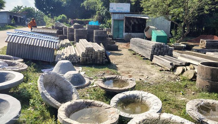 বিদ্যালয়ের মাঠে স্যানেটারী ব্যবসা