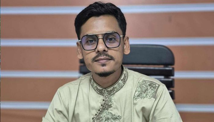 ভুয়া আইডি খুলে প্রতারণা
