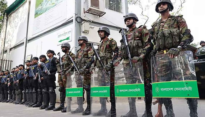 হাসিনার রায় ঘিরে ট্রাইব্যুনালে কড়া নিরাপত্তা, সেনাবাহিনী-বিজিবি-পুলিশের অবস্থান
