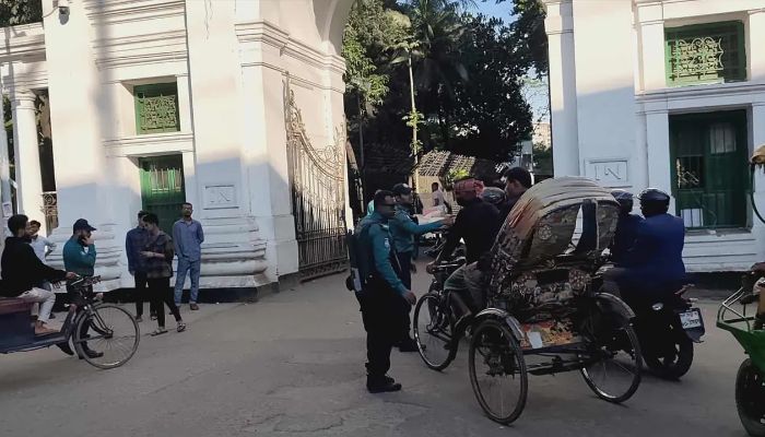 হাসিনার রায় ঘিরে কড়া নিরাপত্তায় রাজধানী