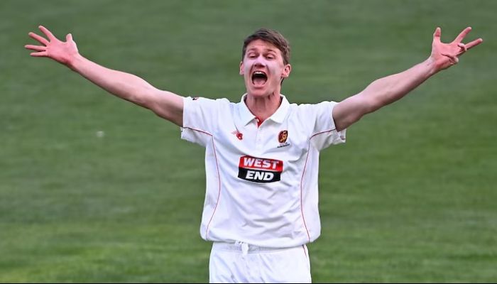 কাঠমিস্ত্রি থেকে অ্যাশেজে টেস্ট অভিষেকের দোরগোড়ায়