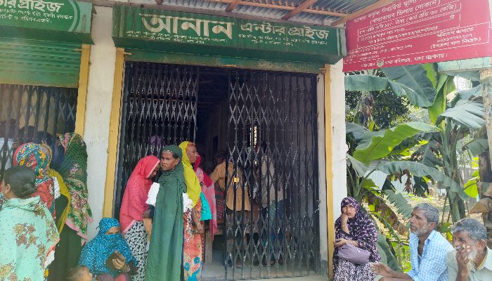 খাদ্যবান্ধব কর্মসূচির চাল বিতরণে নানা অনিয়ম