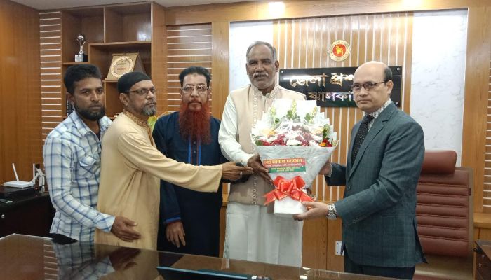 জেলা প্রশাসকের সাথে সৌজন্য সাক্ষাৎ 