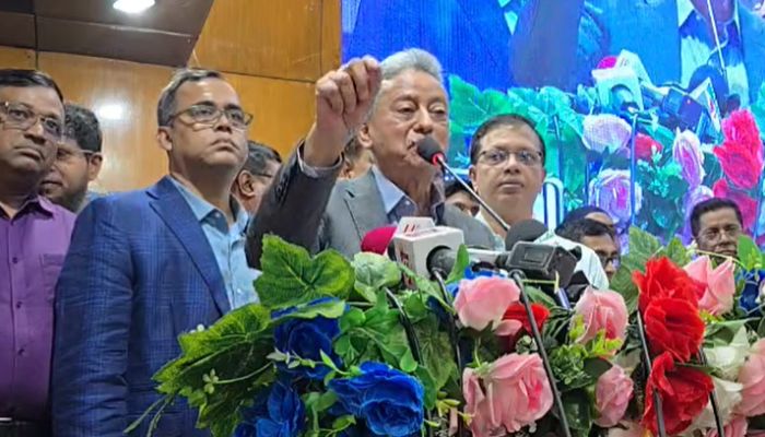 বিএনপি ক্ষমতায় গেলে বিনা চিকিৎসায় কেউ মারা যাবে না: আমীর খসরু