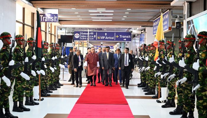 রাষ্ট্রীয় সফর শেষে ঢাকা ছাড়লেন ভুটানের প্রধানমন্ত্রী