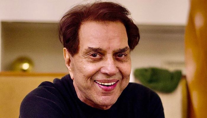 বর্ষীয়ান অভিনেতা ধর্মেন্দ্র আর নেই