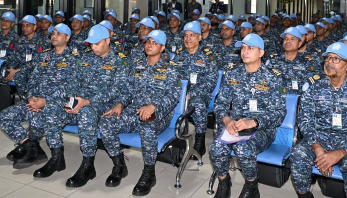 লেবাননে শান্তিরক্ষা মিশনে গেলেন নৌবাহিনীর ৮৫ সদস্য