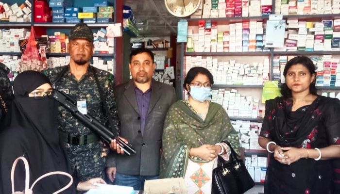 ফার্মেসি ও মিষ্টির দোকানে জরিমানা ২২ হাজার